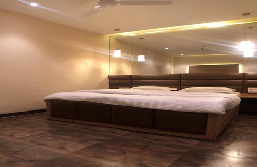 Delhi Hotel | Solitaire Hotel