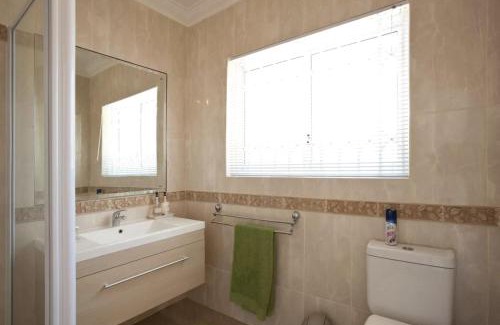 Somerset West Apartment | Somerset West Vacation Rental - Experience the Best of Cape Town - Wine, Golf, Sea