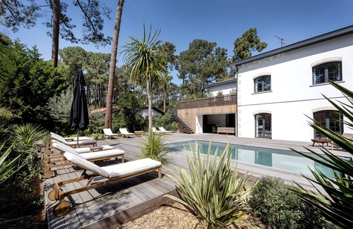 Piraillan Villa | Somptueuse Villa Sous les Pins
