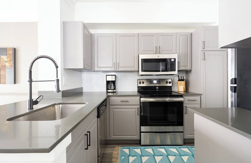 Bouldin Apartment | Sonder at South Congress