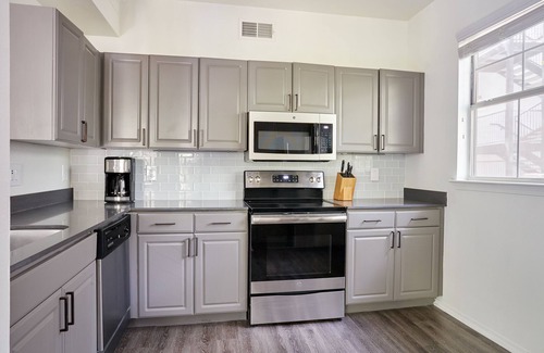Bouldin Apartment | Sonder at South Congress