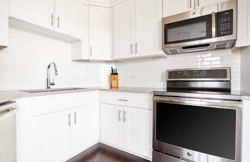 SoNo Apartment | Sonder Baltimore Place | One-Bedroom Apartment w/Balcony