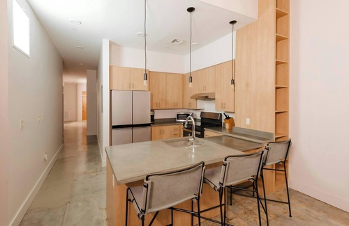 Central Business District Apartment | Sonder by Marriott Bonvoy The Gallier Apartments CBD