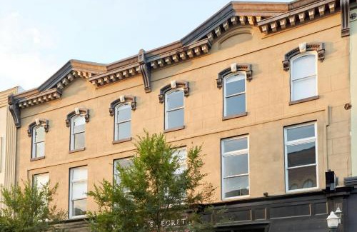 Historic District - North Apartment | Sonder by Marriott Bonvoy The Broughton Apartments Historic District