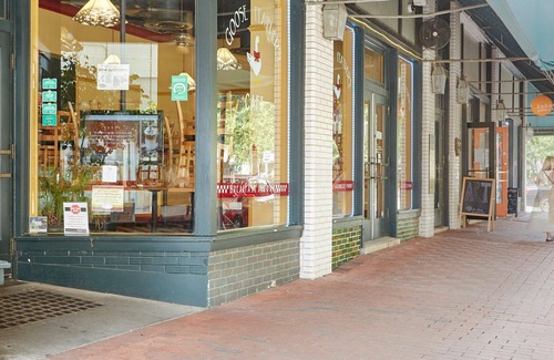 Historic District - North Apartment | Sonder Telfair Square