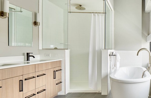 Logan Square Apartment | Sonder The Tidewater