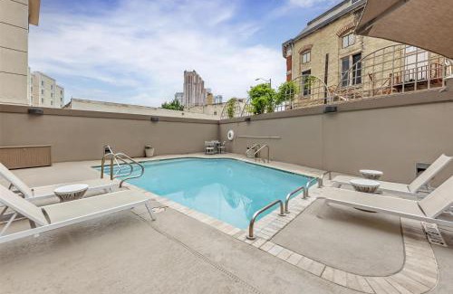 Downtown San Antonio Hotel | Sonesta ES Suites San Antonio Downtown Alamo Plaza - Newly Renovated