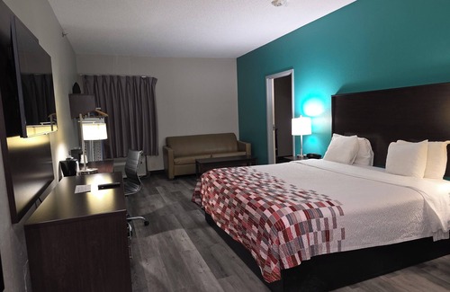 Ames Hotel | Sonesta Essential Ames
