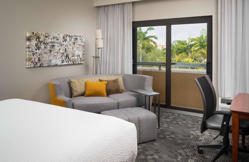 Miami Lakes Hotel | Sonesta Select Miami Lakes