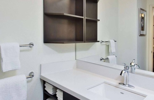 US 290 Hotel | Sonesta Simply Suites Houston Brookhollow