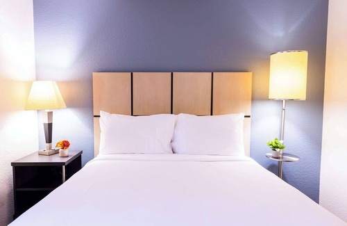 US 290 Hotel | Sonesta Simply Suites Houston Brookhollow
