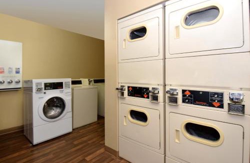 Ellendale Hotel | Sonesta Simply Suites Memphis