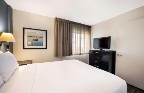 Plano Hotel | Sonesta Simply Suites Plano Frisco