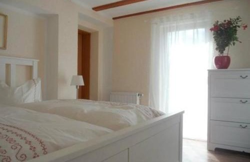 Bad Elster Apartment | Sonnige Ferienwohnung in Bad Elster mit Eigener Terrasse