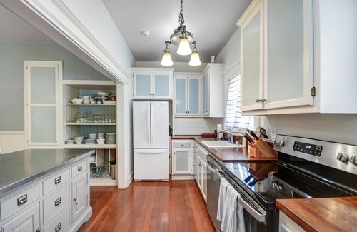 Sonoma House | Sonoma Victorian in Heart of Sonoma
