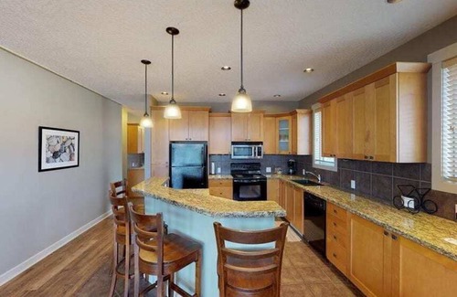 Sooke House | Sooke Harbour Penthouse