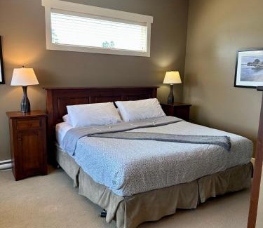 Sooke House | Sooke Oceanview Penthouse - Family Friendly