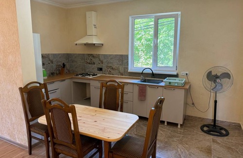 Mtsvane Kontskhi House | Soothing villa with WiFi in beautiful Batumi