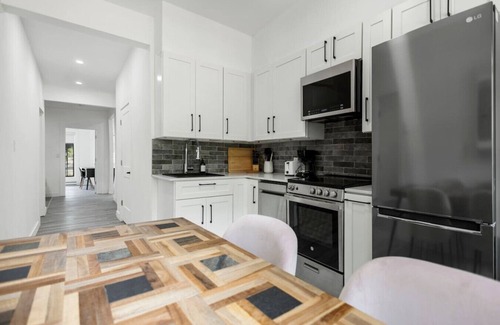 Sainte-Marie Apartment | Sophisticated 3BR with Outdoor Retreat