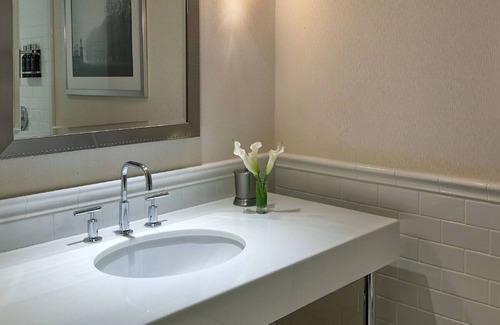 Bay Village Hotel | Sophisticated Hotel w/Lively Rooftop Scenes - Boston's High Life Experience