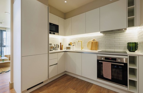 Tottenham Hale Apartment | Sophisticated Studio Flat with Rooftop Access
