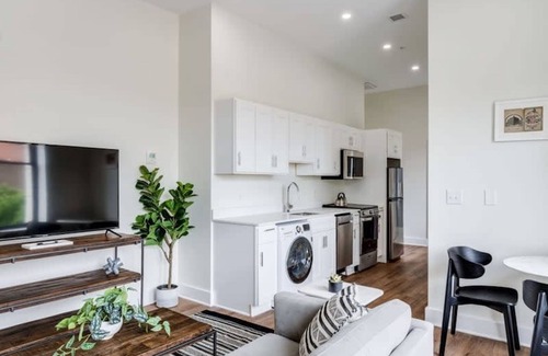 Center City East Apartment | Sosuite 1BR Apt w W D Gym Lounge Park View