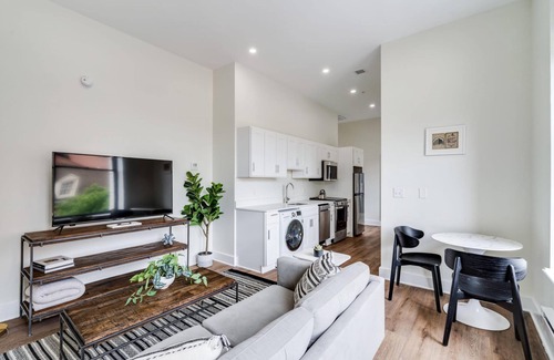 Center City East Apartment | Sosuite 1BR Apt w W D Gym Lounge Park View