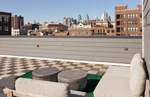 Old City Apartment | Sosuite 1BR Apt w W/d, Shared Roofdeck