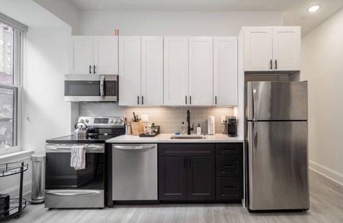 Rittenhouse Row Apartment | Sosuite at French Quarters - Rittenhouse Square
