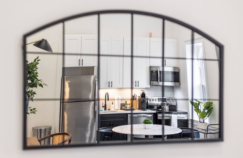 Rittenhouse Row Apartment | Sosuite at French Quarters - Rittenhouse Square