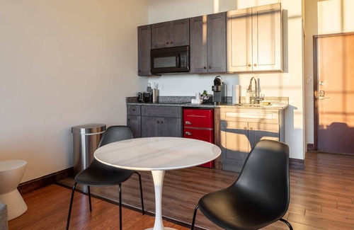 West Poplar Apartment | Sosuite | Studio w W/D, Gym, On-Site Restaurant