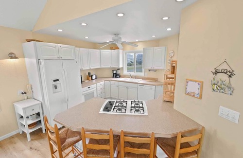 Frisco House | Soundfront DogFriendly w Hot Tub, EV Charger, Private Sound Access, Beach Nearby