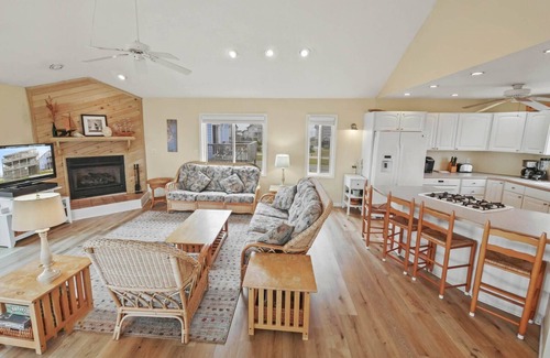 Frisco House | Soundfront DogFriendly w Hot Tub, EV Charger, Private Sound Access, Beach Nearby