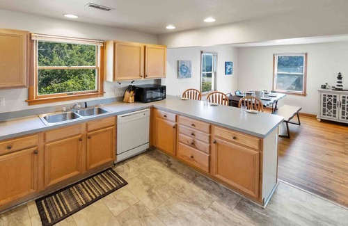 Rodanthe House | Soundside Dog Friendly Home w/Hot Tub, Easy Windsports Access, Beach Nearby