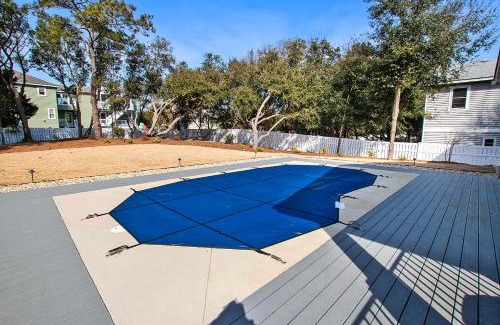 Tuckahoe House | Soundside, Private Pool, Den, Yard, Screened Porch, SH106, Turners Tide