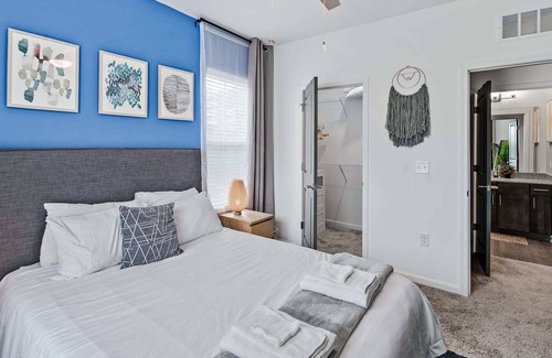 Avery Creek Apartment | South Asheville Getaway | Private Balcony Apt 1