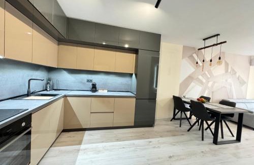 Varna Apartment | South Bay Luxury Apartment