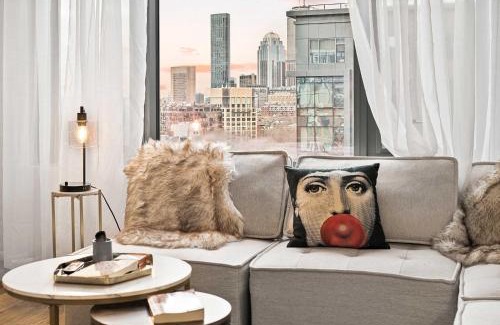 Shawmut Apartment | South End Apartment w Fireplace Gym & Pool