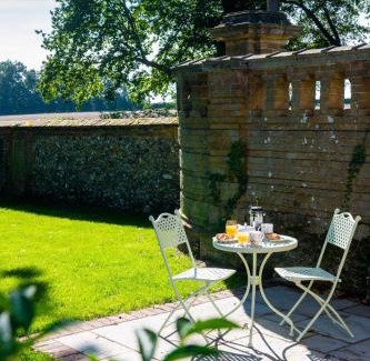 Holkham House | South Lodge East