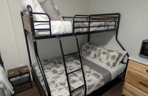 Canaan Hotel | South of the Border Room 7