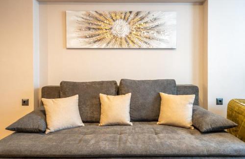rayon Triaditsa Apartment | South Park Flawless Style and Comfort