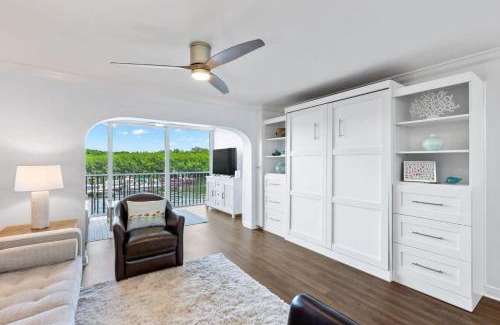 Captiva House | South Seas Bayside Villa 4118 - Stunning Residence with Air Conditioned Lanai