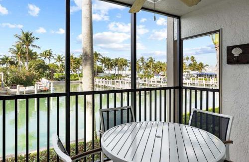Captiva House | South Seas Marina Villas 603 - Gorgeous Harbourfront Residence