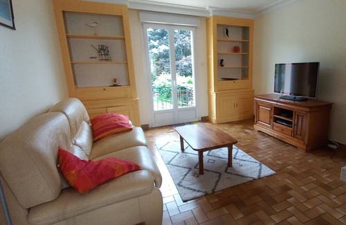 Ploufragan House | Southern accent, charming family home