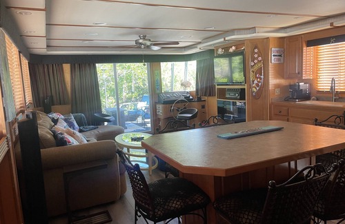 Key West Boat Rental | Southern Bell is a Beautiful Houseboat cozy and relaxing.