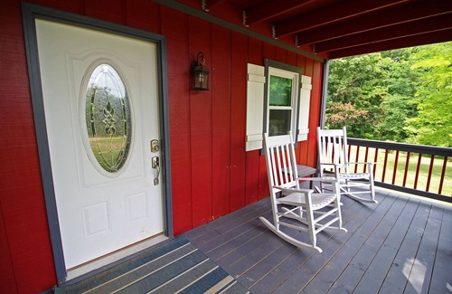 Logan Cabin | Southern Belle Lodge - Indoor Pool, Hocking Hills