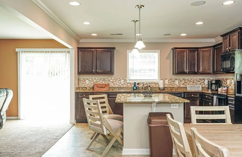 South Congaree House | Southern Comfort Oasis 5 Bed 20 min to USC