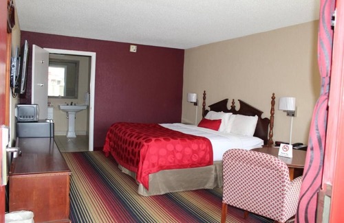 Perry House | Southern Hospitality! Comfy Unit, Breakfast