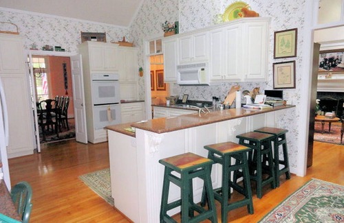 McCormick House | Southern Living Home 4000 sqft on Lake Thurman two golf courses, tennis & pools.