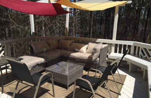 McCormick House | Southern Living Home 4000 sqft on Lake Thurman two golf courses, tennis & pools.